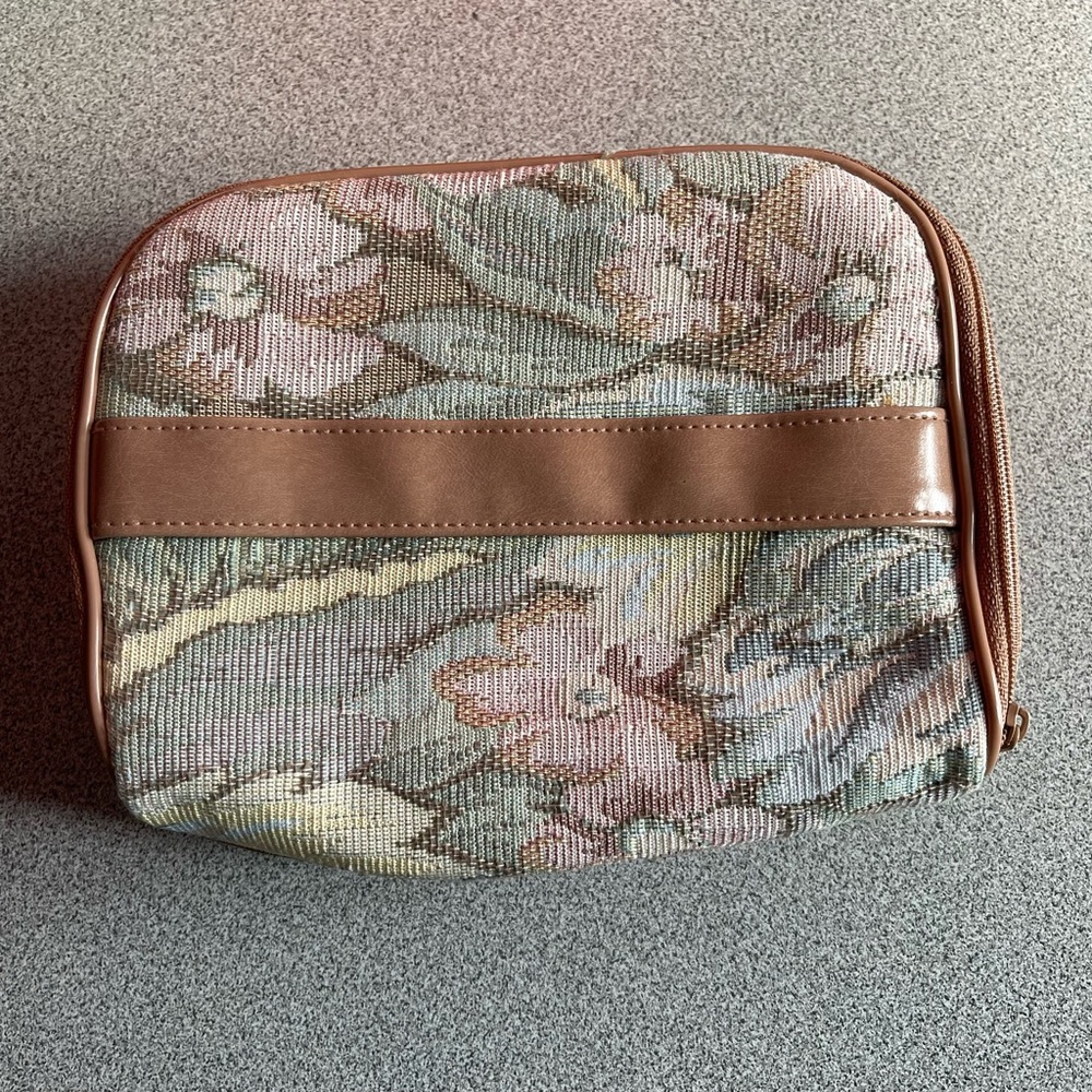 Vintage 80s Floral Tapestry Cosmetic /Toiletry Bag